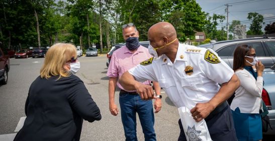 Supervisor and Uniformed Officer meet