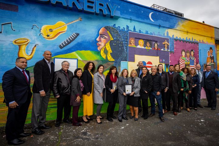 "Crossing Borders" Brentwood Mural Ribbon Cutting