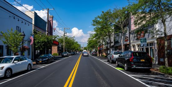 image of Bay Shore downtown