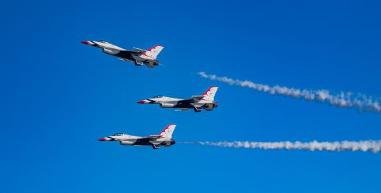 3 jets in formation