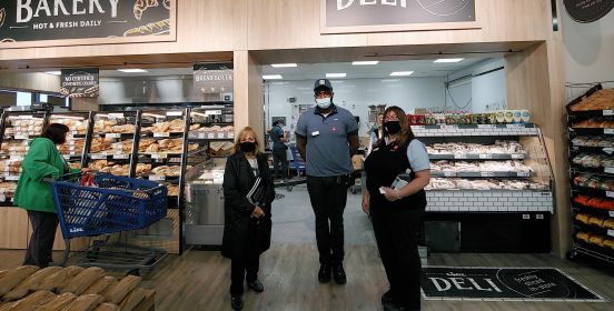 Supervisor Carpenter visits new Supermarket by Bakery area.