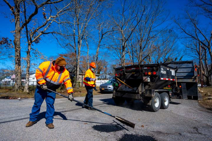 Town of Islip DPW Commissioner Tom Owens shares Pothole Hotline 631.224.5380