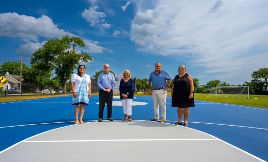 Supervisor Carpenter and Town Officials in group photo at Park